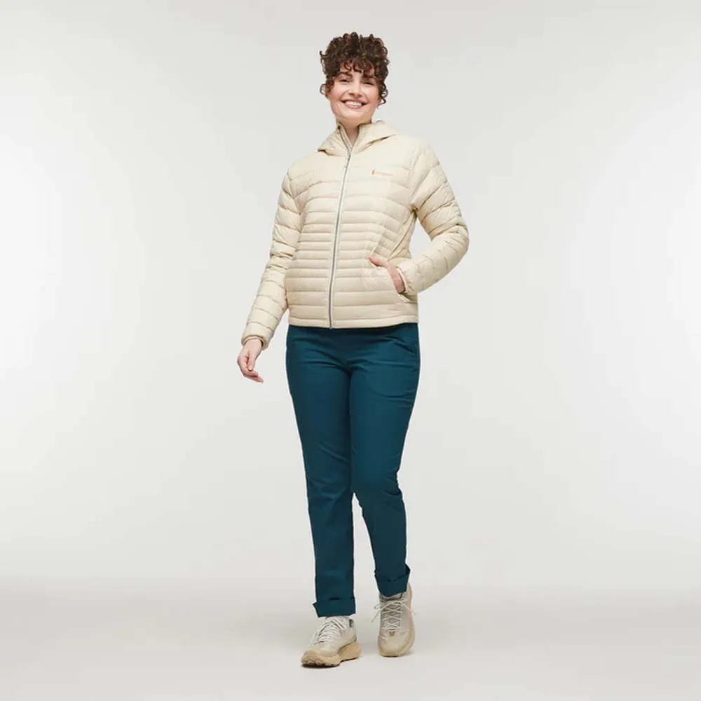 Cotopaxi Women&#x27;s Fuego Down Hooded Jacket Cotopaxi Cream | Buy Cotopaxi Women&#x27;s Fuego Down Hooded Jacket Cotopaxi Cream here | Outnorth