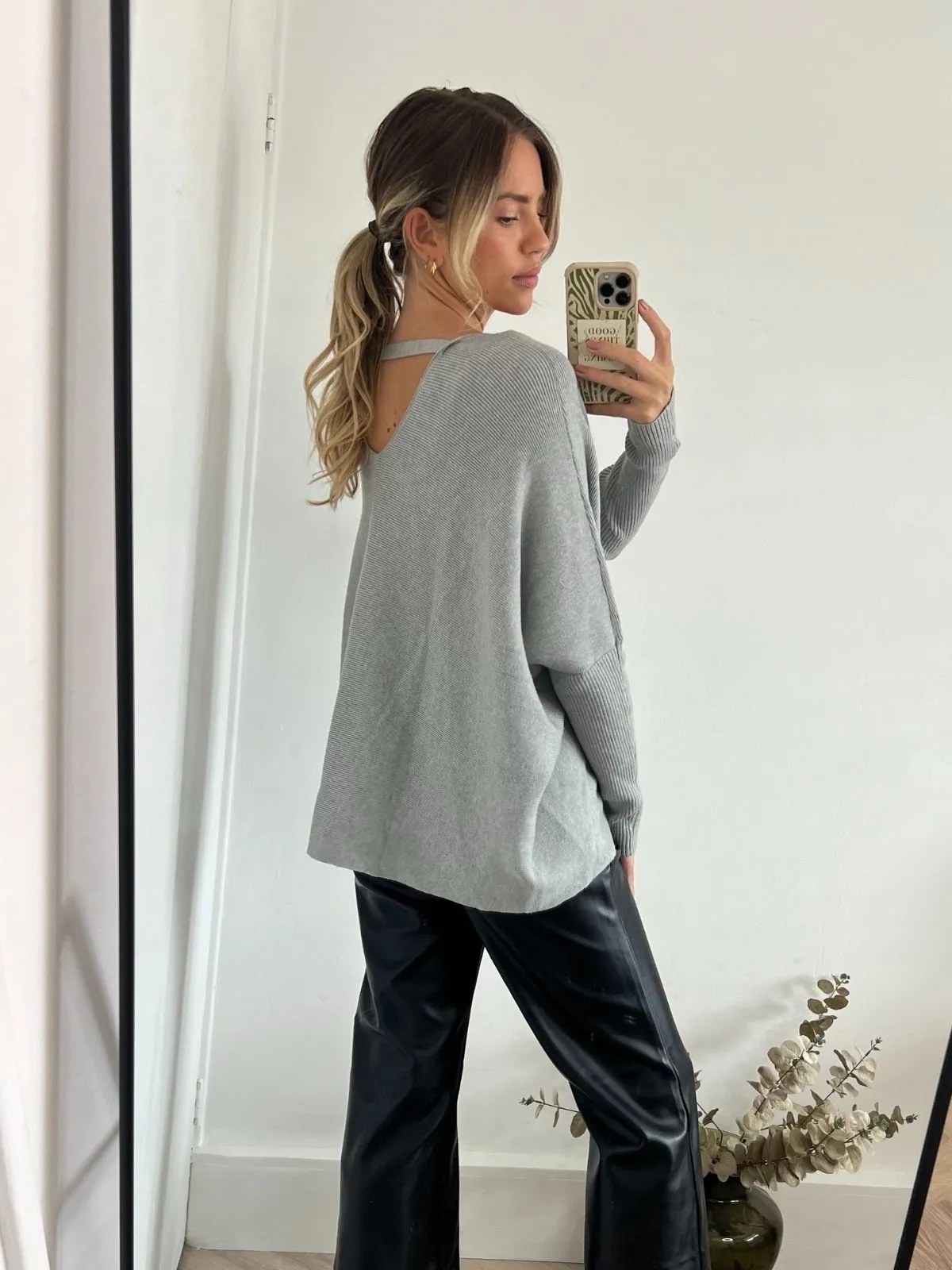 Ella Oversized knitted V Neck Jumper / Grey