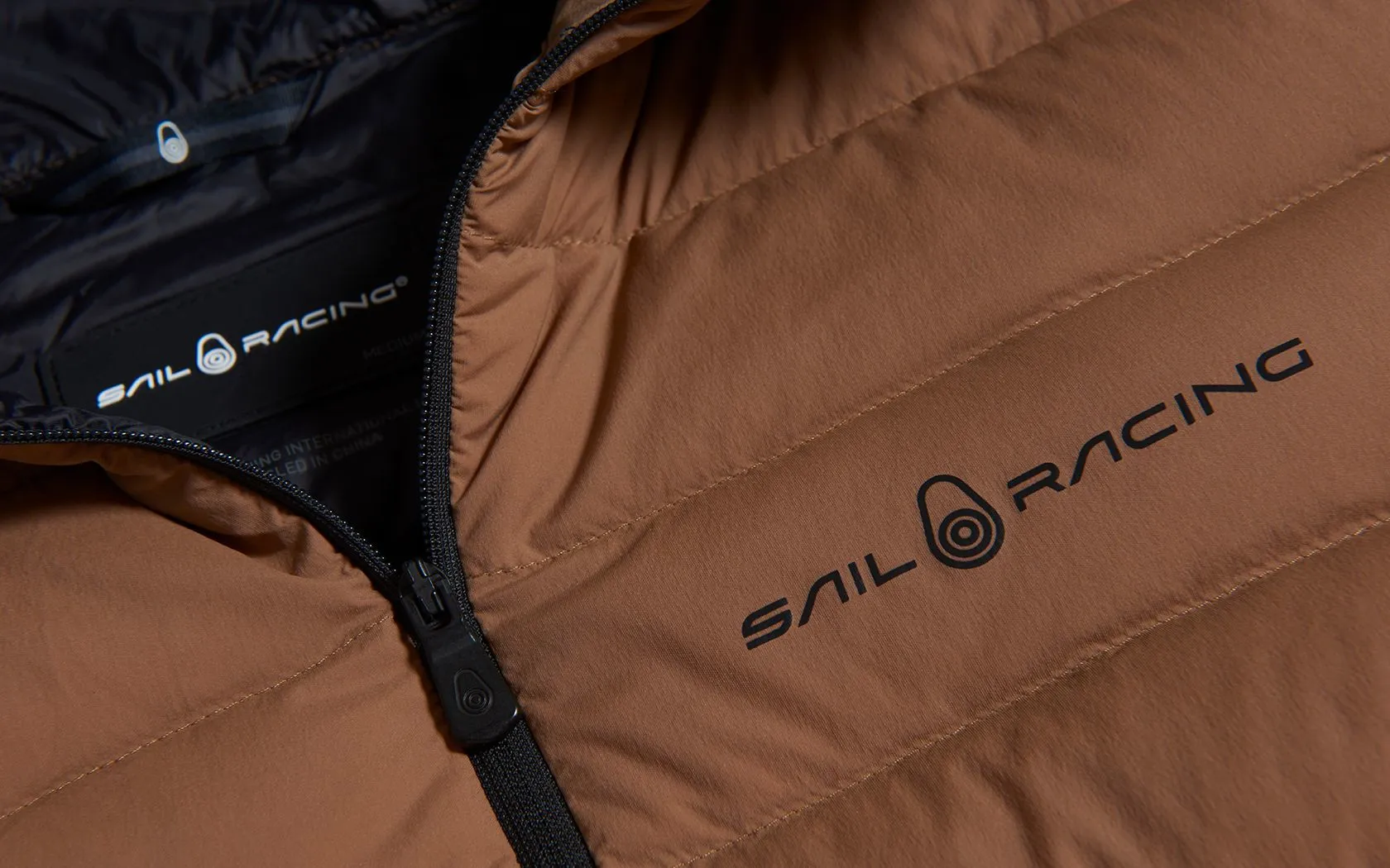 Sail Racing Men&#x27;s Spray Down Hood DK Sand | Buy Sail Racing Men&#x27;s Spray Down Hood DK Sand here | Outnorth
